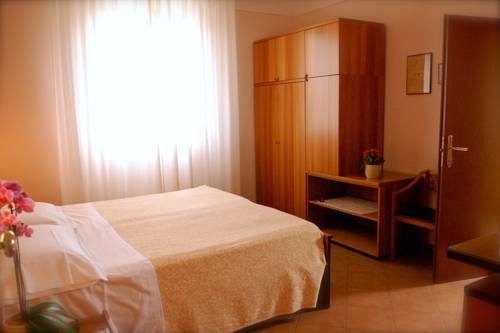 Imagen de la habitación del Hotel Aquila, Castelfranco Emilia. Foto 16