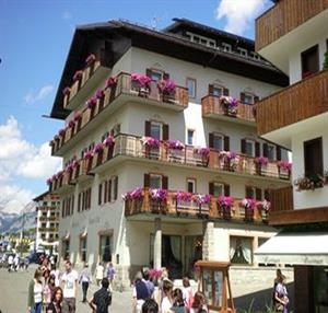 Imagen general del Hotel Aquila, Cortina d'Ampezzo . Foto 1