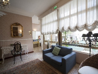 Imagen de los interiores del Hotel Aquila Doro Hotel. Foto 19