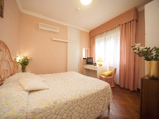 Imagen de la habitación del Hotel Aquila Doro Hotel. Foto 6
