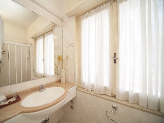 Imagen de la habitación del Hotel Aquila Doro Hotel. Foto 8
