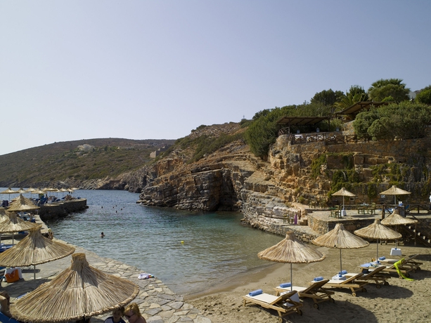 Imagen de los exteriores del Hotel Aquila Elounda Village Resort, Suites & Spa. Foto 13