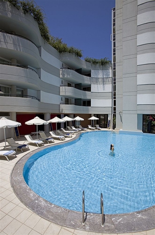 Imagen de la piscina del Hotel Aquila Porto Rethymno. Foto 14
