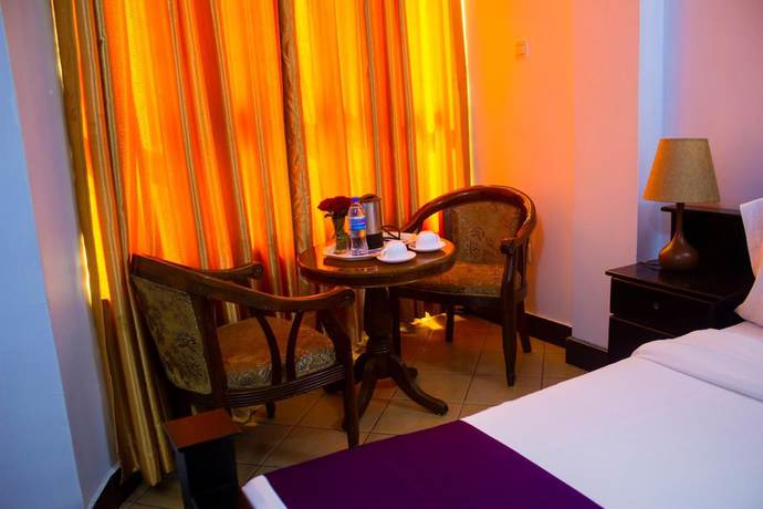 Imagen de la habitación del Hotel Aquiline. Foto 9