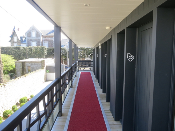 Imagen de los exteriores del Hotel Ar Iniz. Foto 10