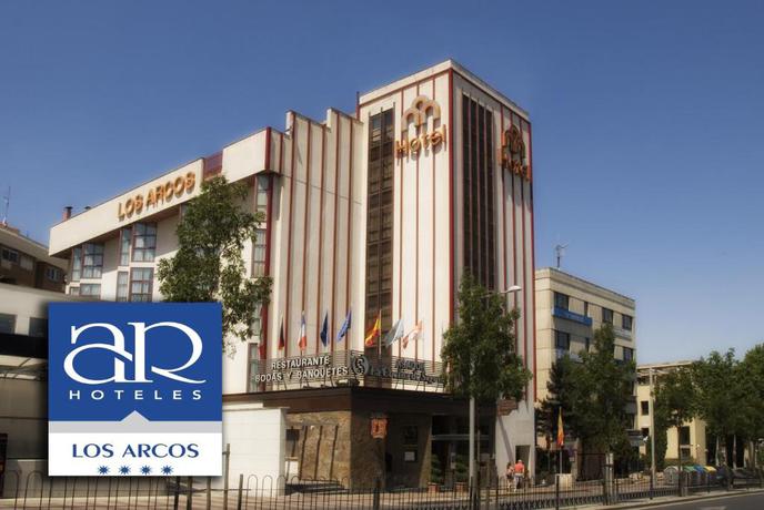 Imagen de los exteriores del Hotel Ar Los Arcos. Foto 7