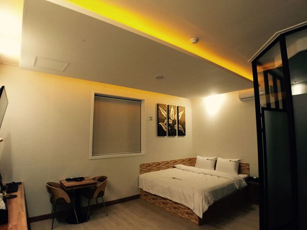 Imagen de la habitación del Hotel Ara. Foto 9