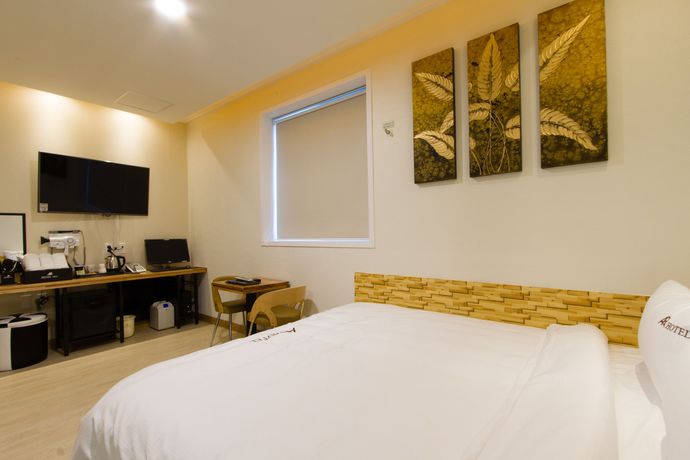Imagen de la habitación del Hotel Ara. Foto 15