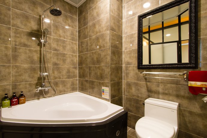 Imagen de la habitación del Hotel Ara. Foto 17