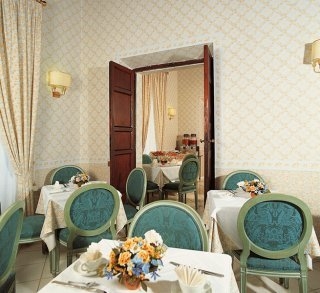 Imagen del bar/restaurante del Hotel Ara Pacis. Foto 2