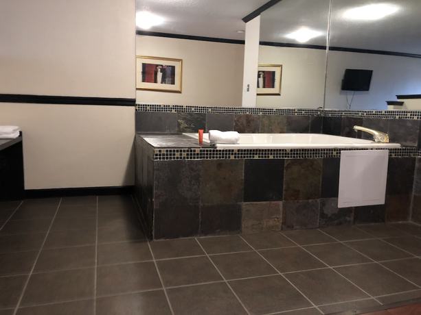 Imagen de la habitación del Hotel Araamda Inn Norcross. Foto 12