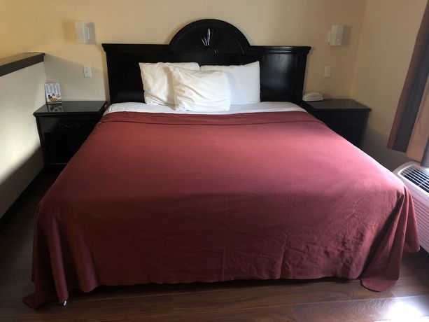 Imagen de la habitación del Hotel Araamda Inn Norcross. Foto 19
