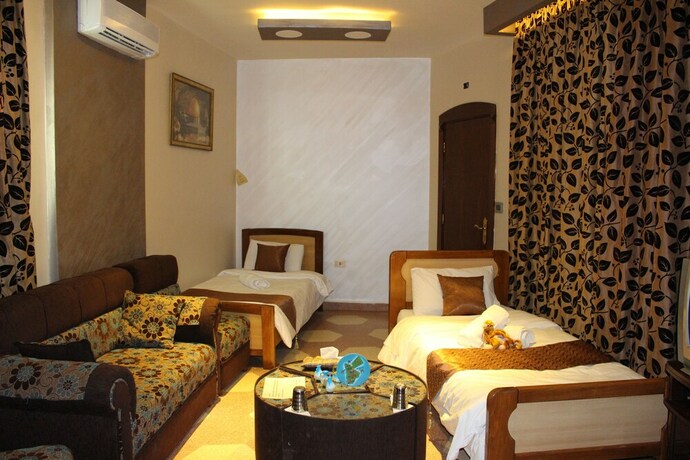 Imagen de la habitación del Hotel Arab Tower. Foto 25