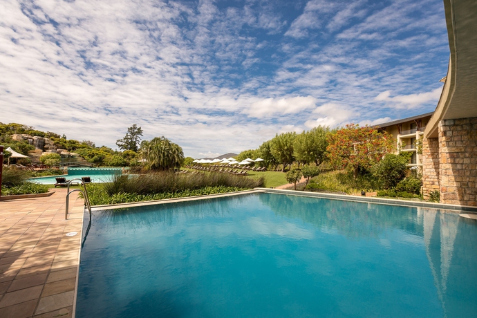 Imagen de la piscina del Hotel Arabella Golf and Spa. Foto 15