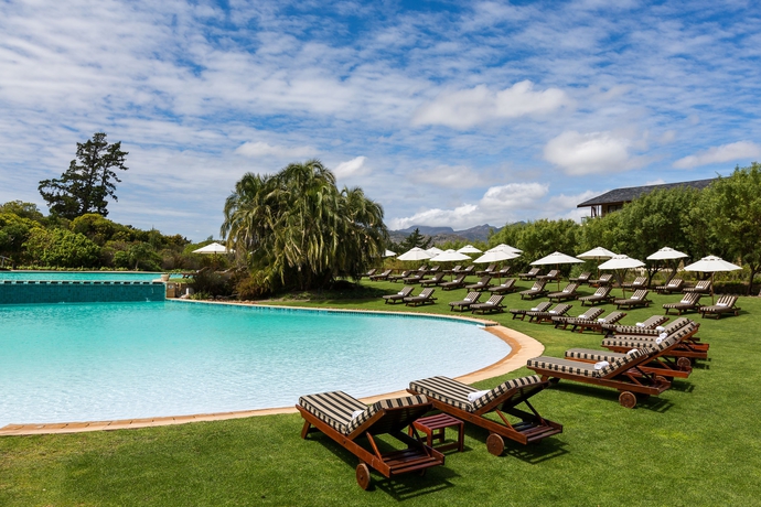 Imagen de la piscina del Hotel Arabella Golf and Spa. Foto 16