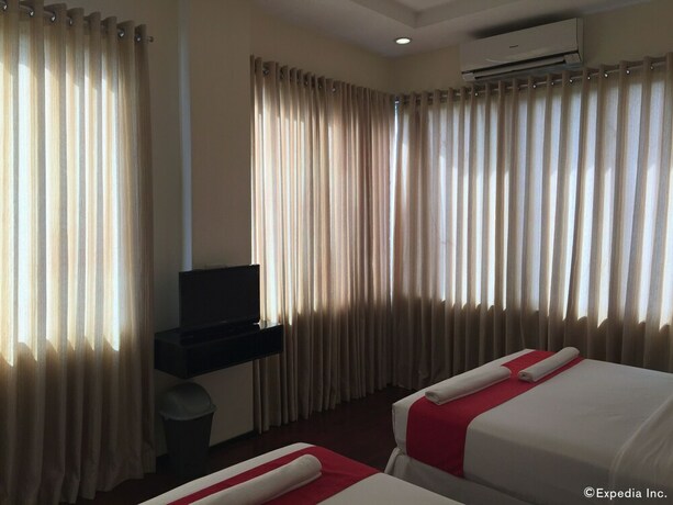 Imagen de la habitación del Hotel Arabelle Suites. Foto 13