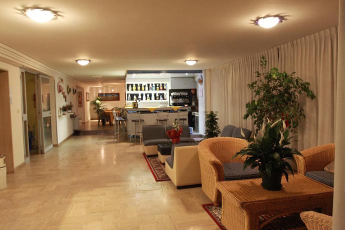 Imagen de los interiores del Hotel Arabesco. Foto 17