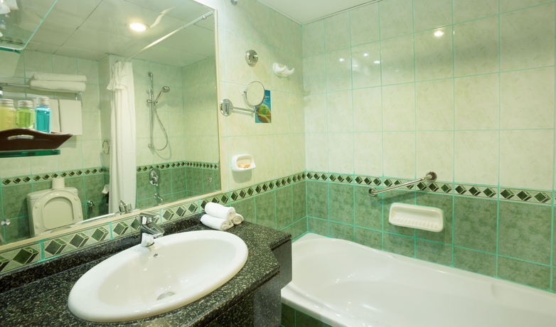 Imagen de la habitación del Hotel Arabian Courtyard and Spa. Foto 5