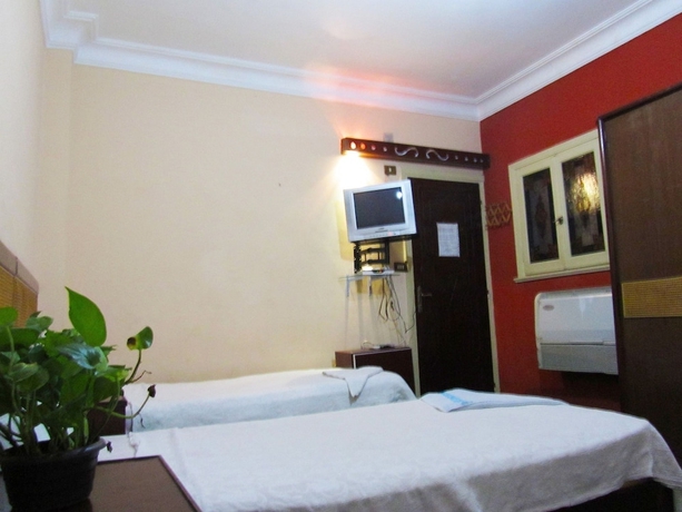 Imagen de la habitación del Hotel Arabian Nights. Foto 6