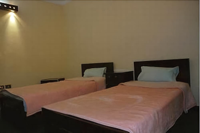 Imagen de la habitación del Hotel Arabian Nights. Foto 9