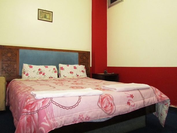 Imagen de la habitación del Hotel Arabian Nights. Foto 14