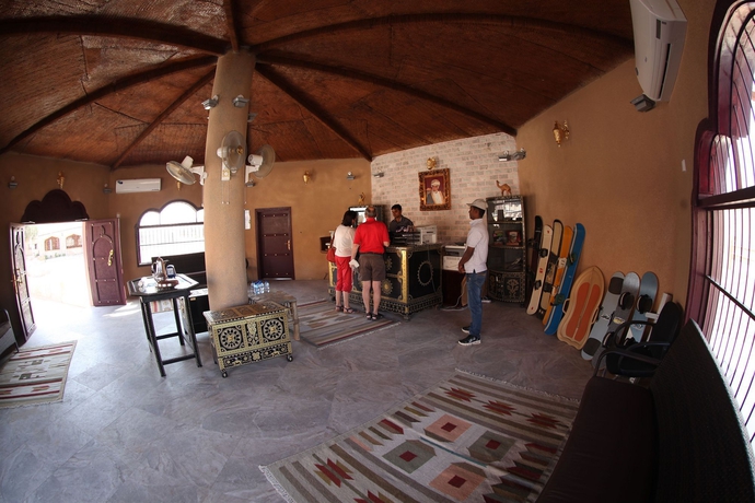 Imagen de los interiores del Hotel Arabian Oryx Camp. Foto 13