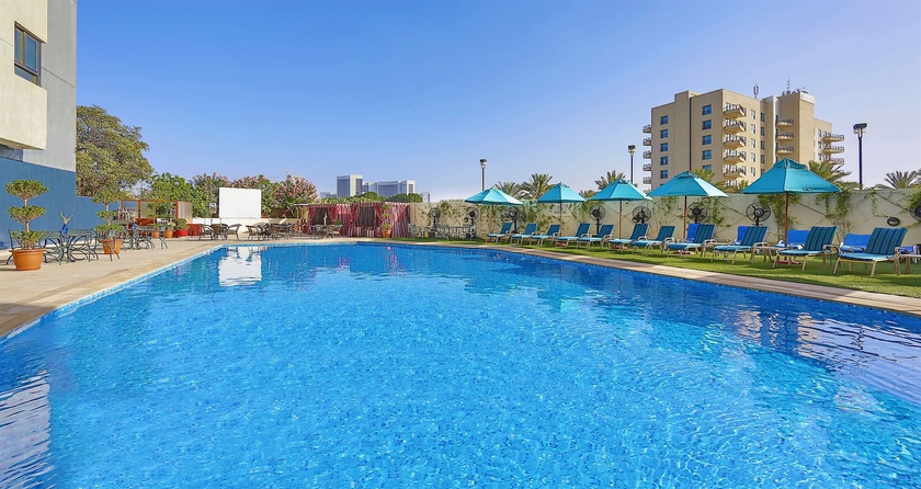 Imagen de la piscina del Hotel Arabian Park. Foto 15