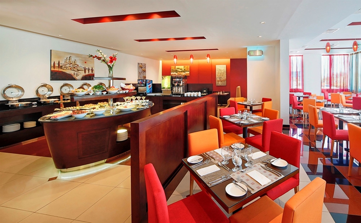 Imagen del bar/restaurante del Hotel Arabian Park. Foto 3