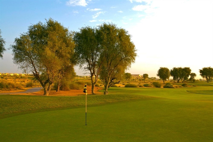 Imagen de los exteriores del Hotel Arabian Ranches Golf Club. Foto 6