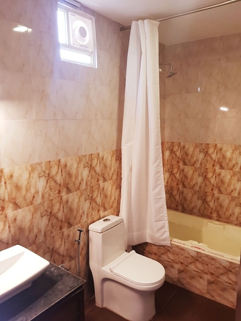 Imagen de la habitación del Hotel Arabian Sands Beach Resort. Foto 15