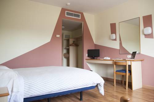 Imagen de la habitación del Hotel Arag&oacute;n, La Puebla De Alfind&eacute;n. Foto 3