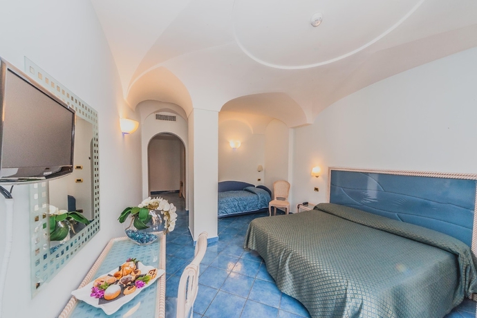 Imagen de la habitación del Hotel Aragona Palace and Spa. Foto 7