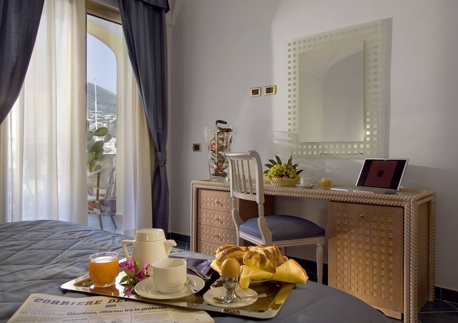 Imagen de la habitación del Hotel Aragona Palace and Spa. Foto 10