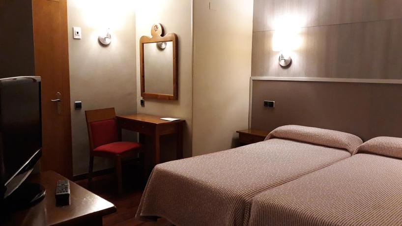 Imagen de la habitación del Hotel Aragüells. Foto 7