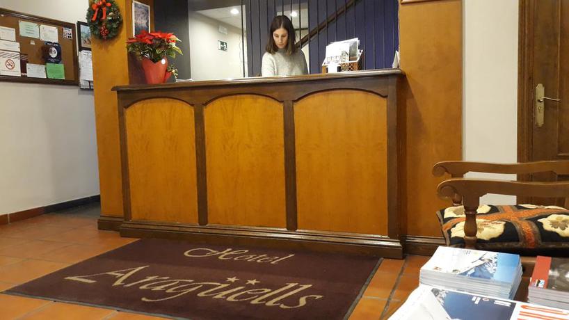 Imagen de los interiores del Hotel Aragüells. Foto 9