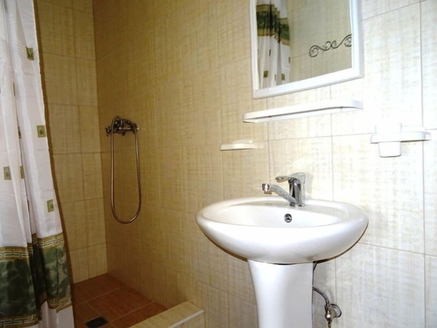 Imagen de la habitación del Hotel Aragva. Foto 10