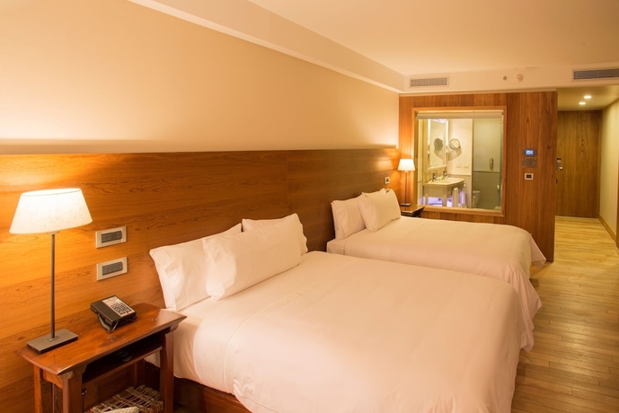 Imagen de la habitación del Hotel Arakur Ushuaia Resort and Spa. Foto 7