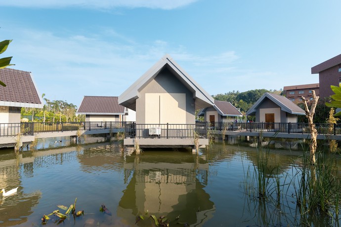 Imagen de la piscina del Hotel Araliya Beach Resort and Spa. Foto 18