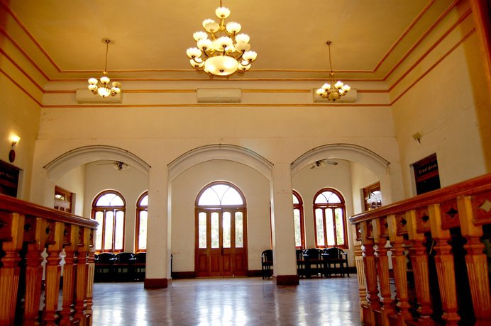 Imagen de los interiores del Hotel Aram, Jamnagar. Foto 20