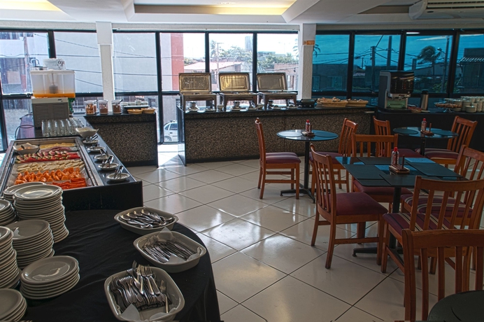 Imagen del bar/restaurante del Hotel Aram Residence Praia Hotel. Foto 2