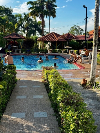 Imagen de la piscina del Hotel Aramat Heliconias. Foto 15