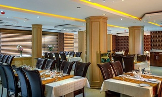 Imagen del bar/restaurante del Hotel Aramis, Teheran. Foto 2