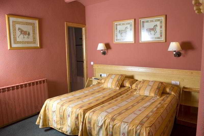 Imagen de la habitación del Hotel Aran La Abuela. Foto 11