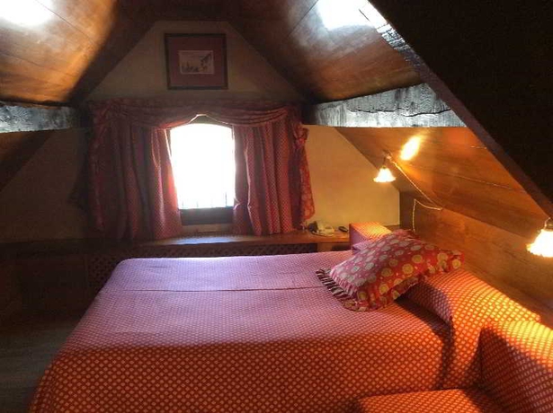Imagen de la habitación del Hotel Aran La Abuela. Foto 12
