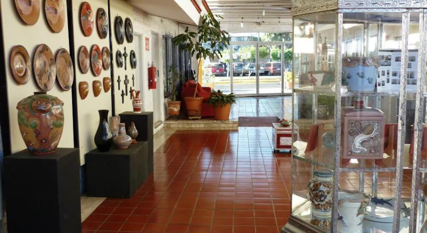 Imagen de los interiores del Hotel Arana. Foto 8