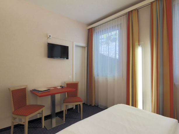Imagen de la habitación del Hotel Arancio. Foto 7