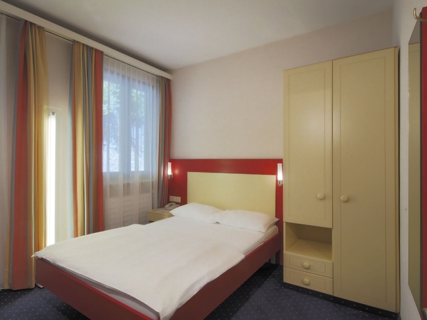 Imagen de la habitación del Hotel Arancio. Foto 13