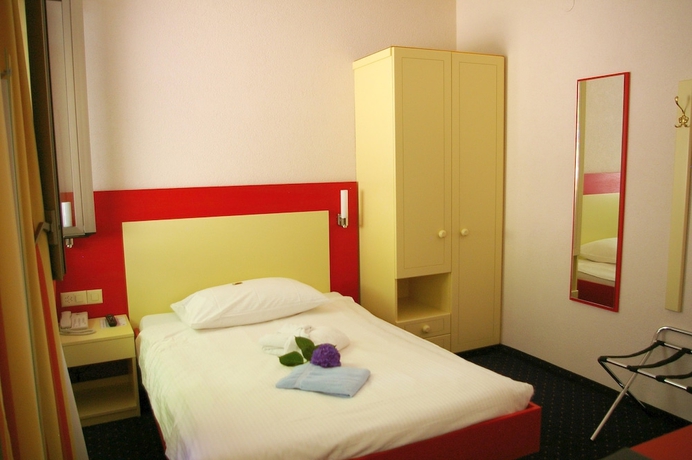 Imagen de la habitación del Hotel Arancio. Foto 18