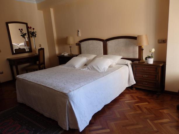 Imagen de la habitación del Hotel Aranda. Foto 8