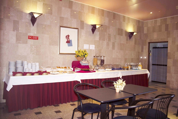 Imagen del bar/restaurante del Hotel Aranguês. Foto 2